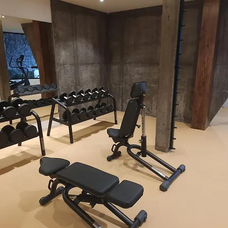 Modern Oasis With Jacuzzi & Two Terraces アパート