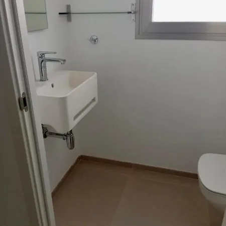 Modern Oasis With Jacuzzi & Two Terraces פאלם-מאר